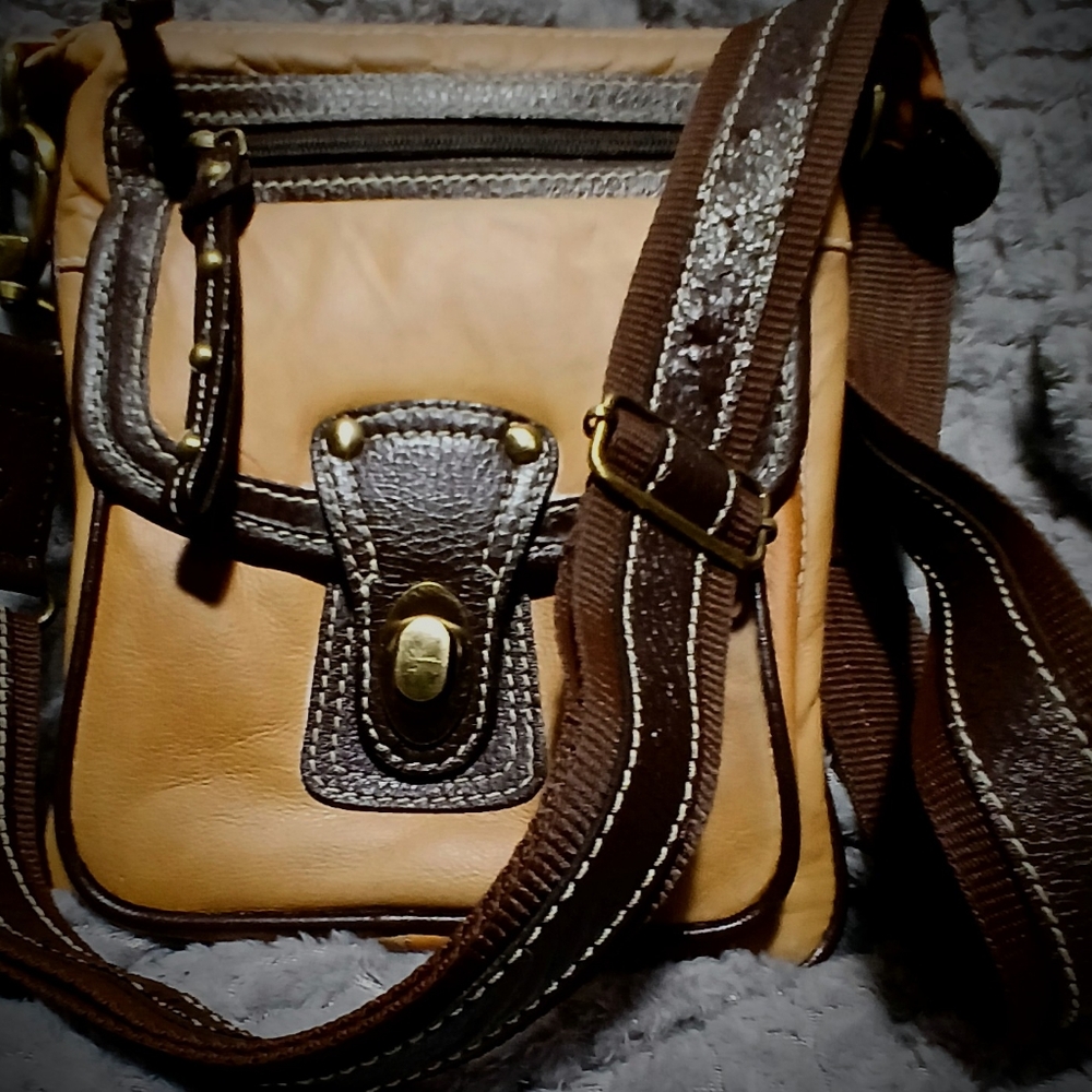 Crossbody Sachel